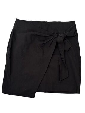 NWOT Women’s Black Wrap Mini Skirt with Tie Front Size Medium Academia Business
